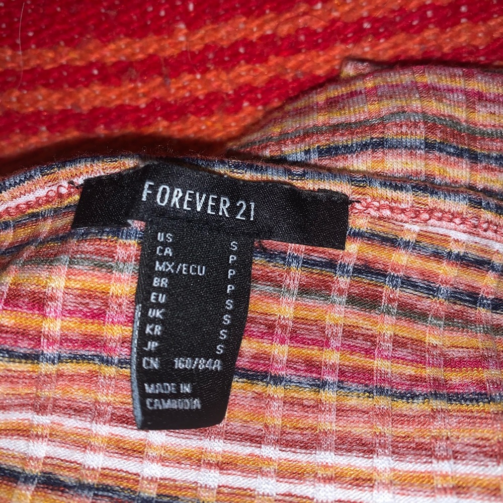 Spaghetti Strap Cropped Top - Picture 3 of 3